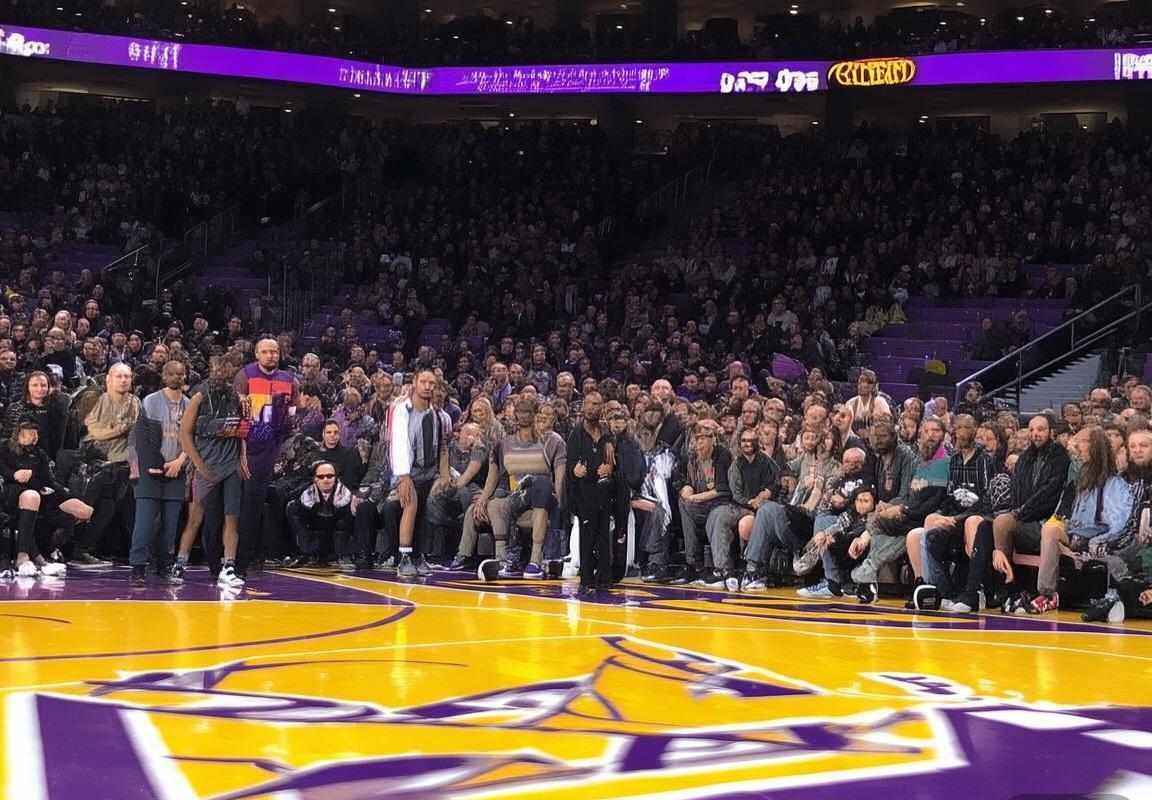 湖人伤病报告：詹姆斯戴维斯缺阵背后，角色球员检验或预示交易截止日大动作